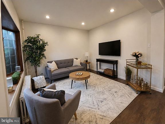 5th image of 218 Madison Ave