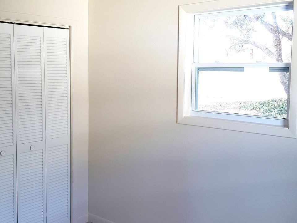 2nd image of 21614 Palm Ave