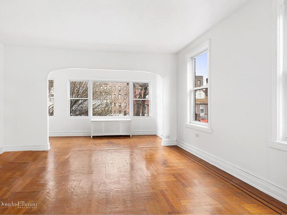 1st image of 2799 Claflin Ave