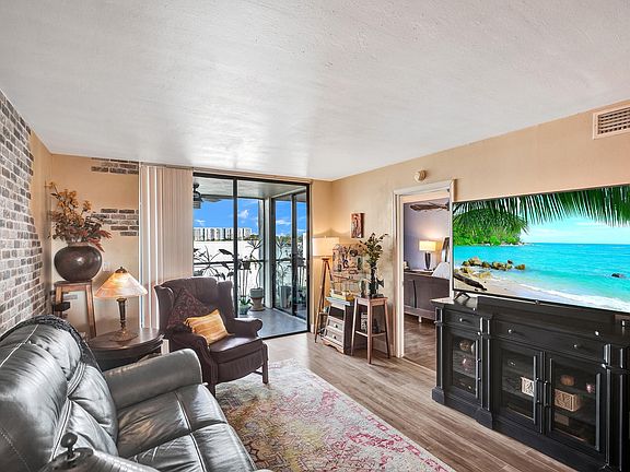 5th image of 116 Lake Emerald Drive #107
