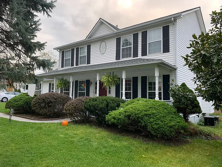 106 Clevenger Ct — Photo 1