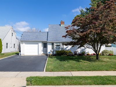 125 Meridian Road, Levittown, NY, 11756
