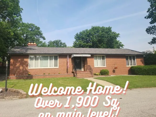 716 Purvis Dr, Wood River, IL 62095