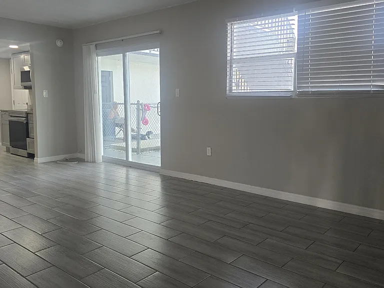 4952 Vincennes St #4 — Photo 10