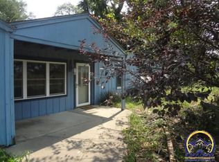 2560 Detlor Rd, Grantville, KS 66429