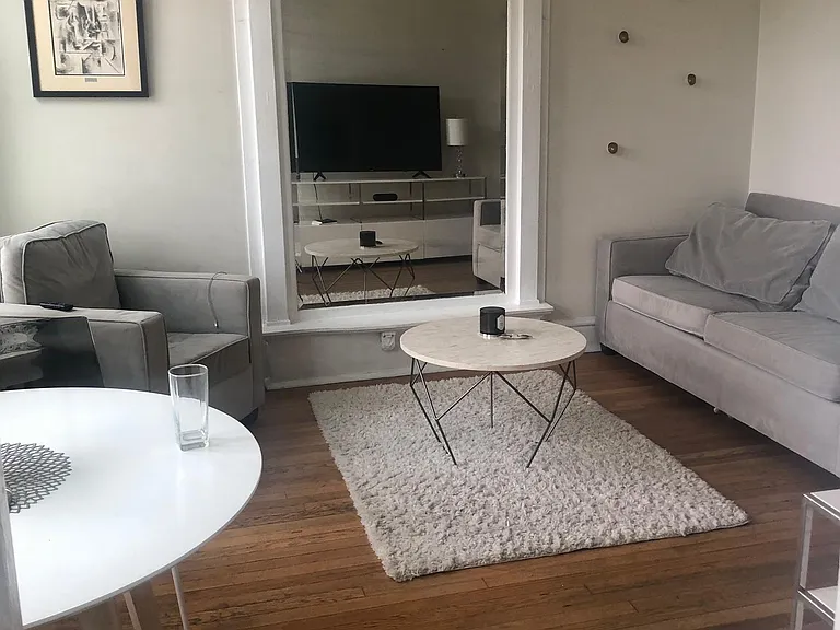 2537 N Sheffield Ave #207 — Photo 3