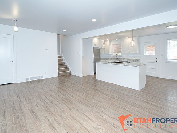 3rd image of 1178 W Dupont Ave
