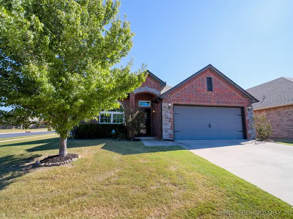 10815 Augusta Dr, Jenks, OK 74037