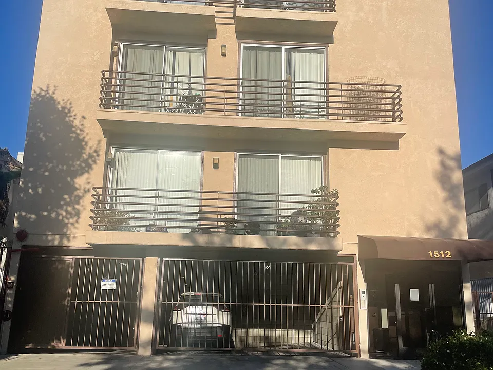 1512 S Wooster St #203