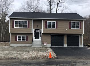 14 Wakefield Ave, Webster, MA 01570