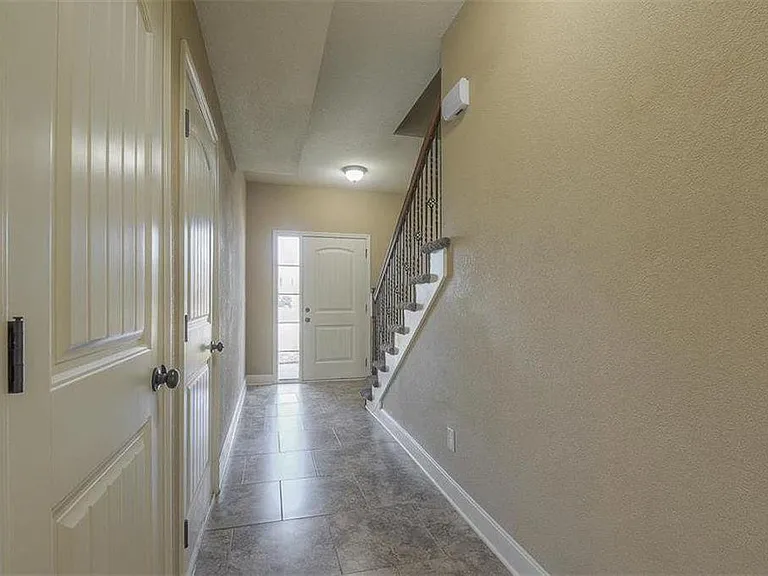 3800 NW 94th St — Photo 2