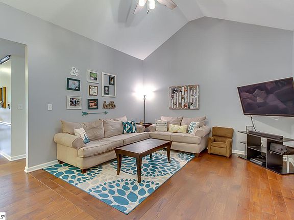 4th image of 303 Dalewood Dr