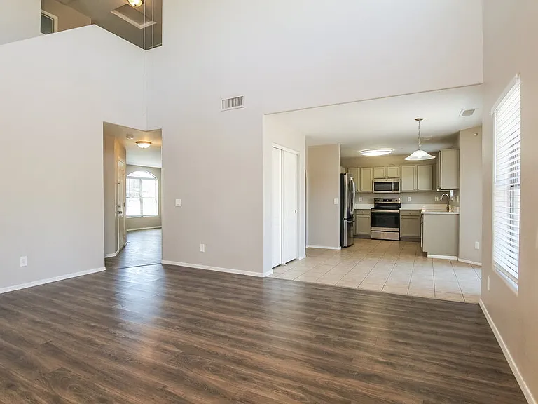 8961 S 253rd Ave — Photo 8