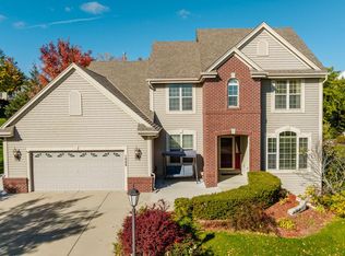 1648 Hunter Rd, Waukesha, WI 53189