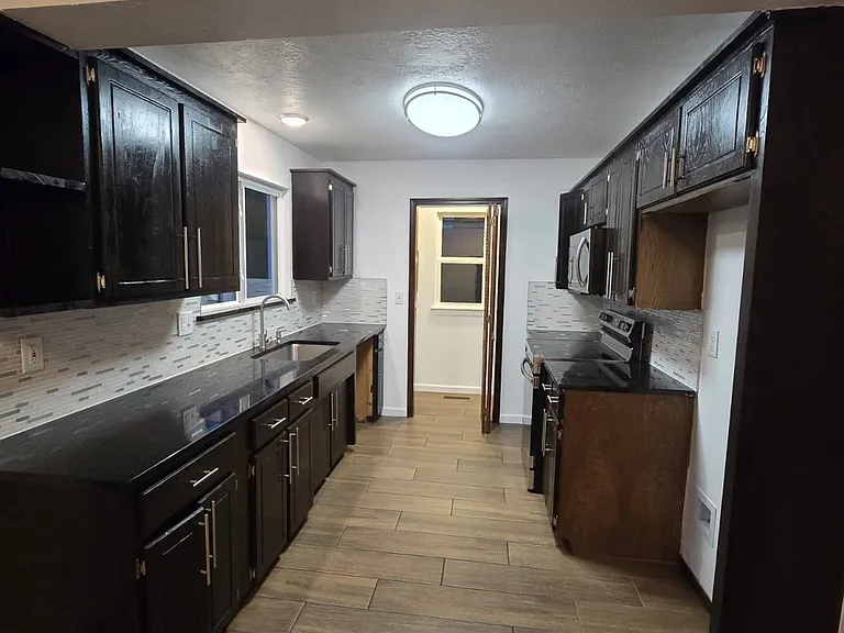 8912 N Markwell Ave — Photo 6