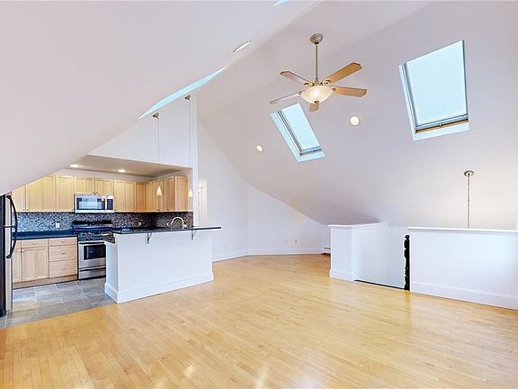 4th image of 226 Olney St #3