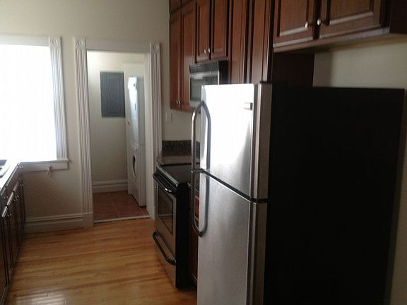 3rd image of 810 Norton St APT A
