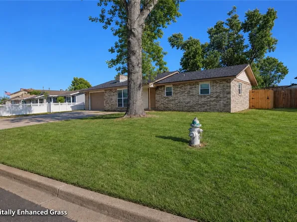 1312 W Wood St, Rogers, AR 72756