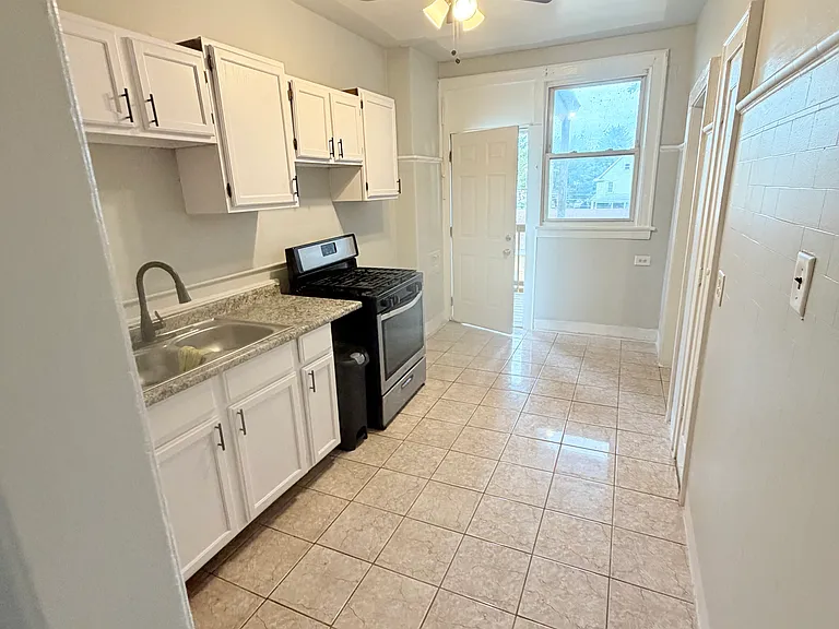 106 S Parkside Ave — Photo 3