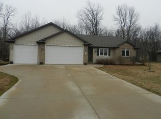 N9416 Logan Ln, APPLETON, WI 54915