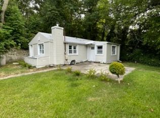24 Laurel Hill Rd, Centerport, NY 11721