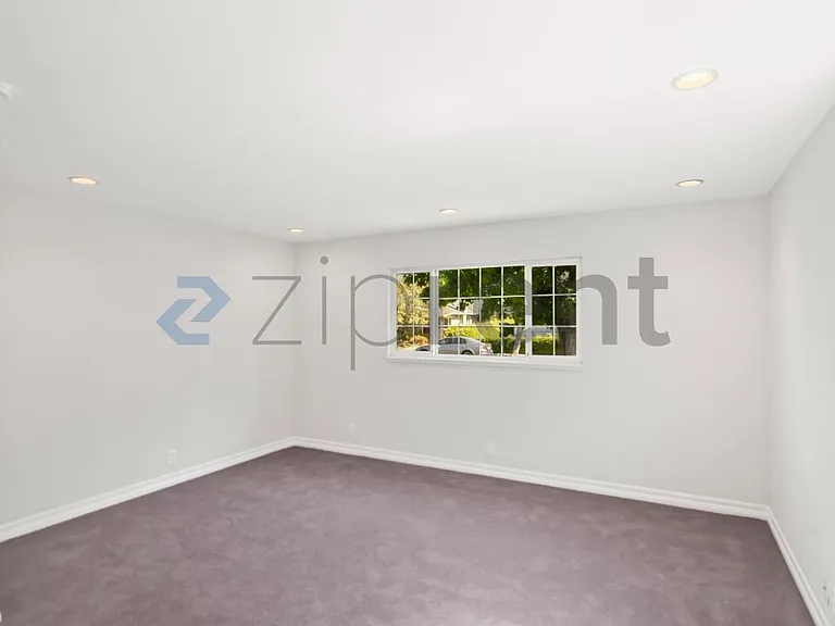 1443 Jeffery Ave — Photo 13