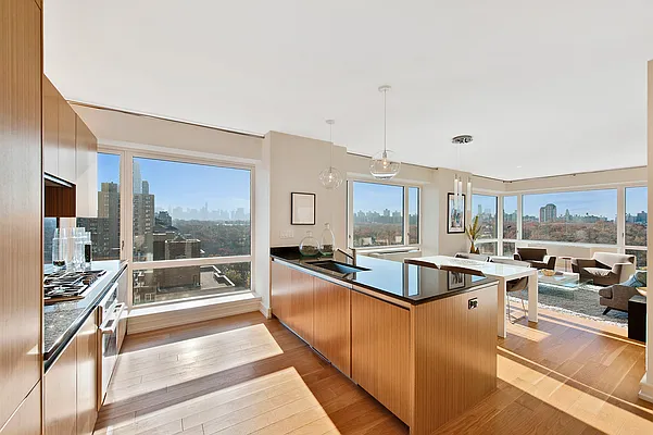 Rented by CORE | media 15