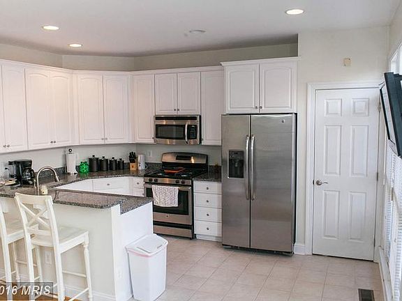 5th image of 2167 N Pierce St