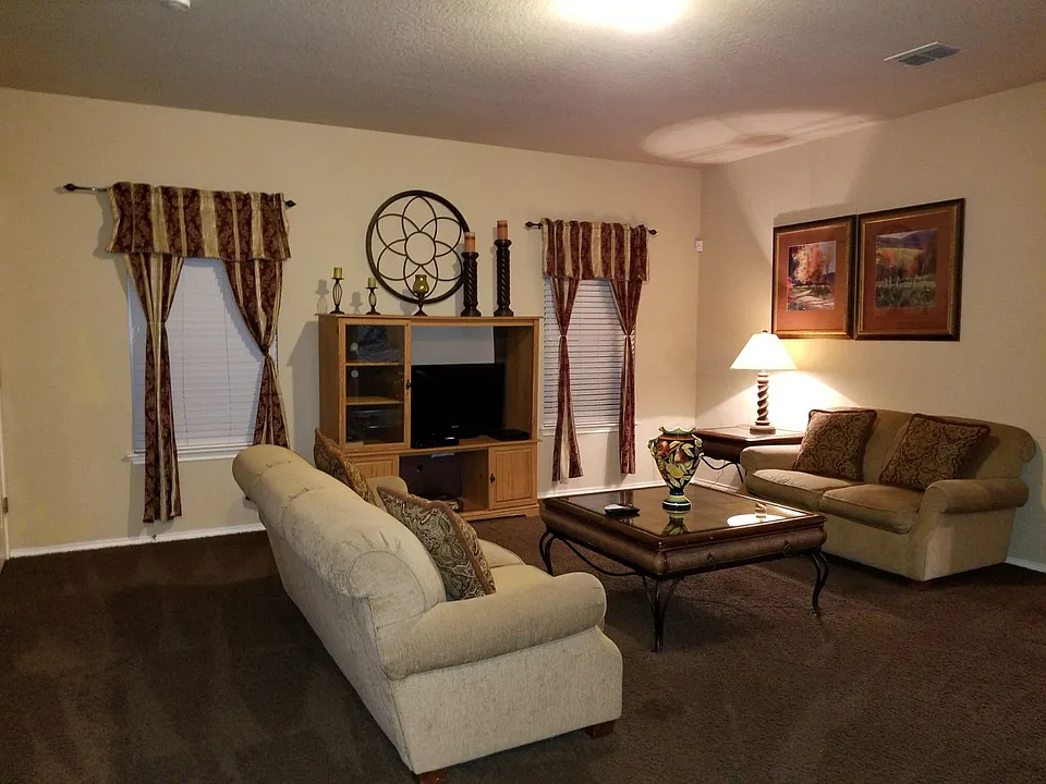 9311 Rainbowcreek