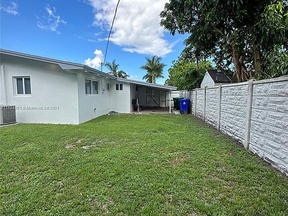 2nd image of 2507 Island Dr