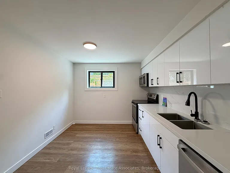171 Huron St #2 — Photo 11