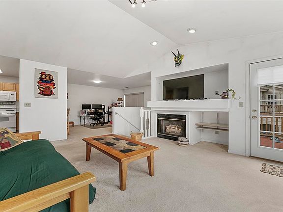 5th image of 4526 Hilltop Dr