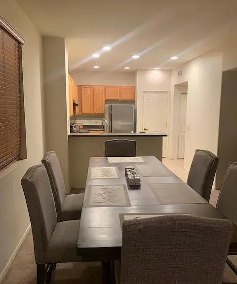 872 W Calle Carasol — Photo 4