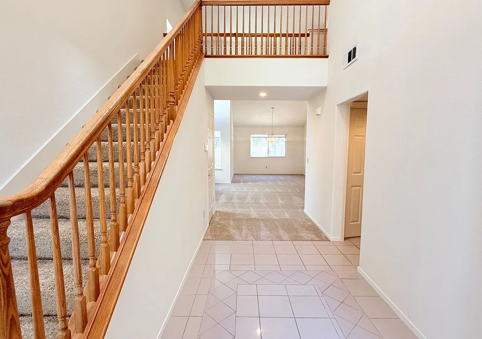 Move-in Ready, 3BD/2.5BA, Two-Story Townhome at Vista Pointe in San Ramon- Available NOW! — Photo 4