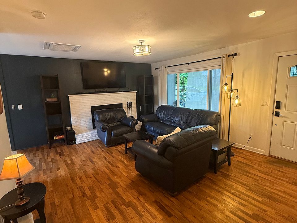 1st image of 2093 19th St