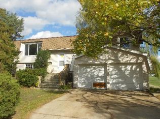 160 N Schmidt Rd, Bolingbrook, IL 60440