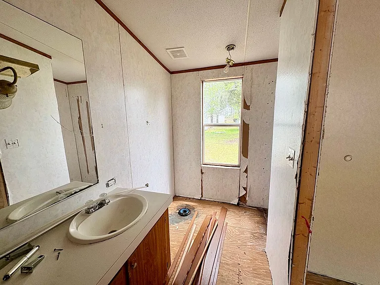 1128 S Gay Ave — Photo 32