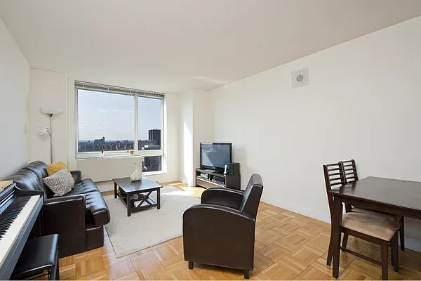 Sold by Stribling | media 2