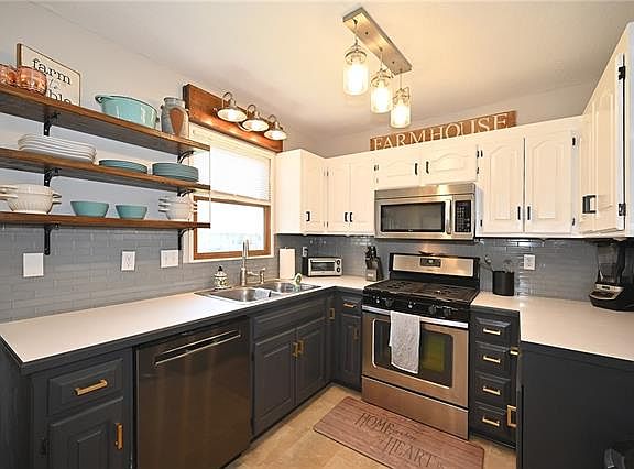 4th image of 801 Hawthorne Dr