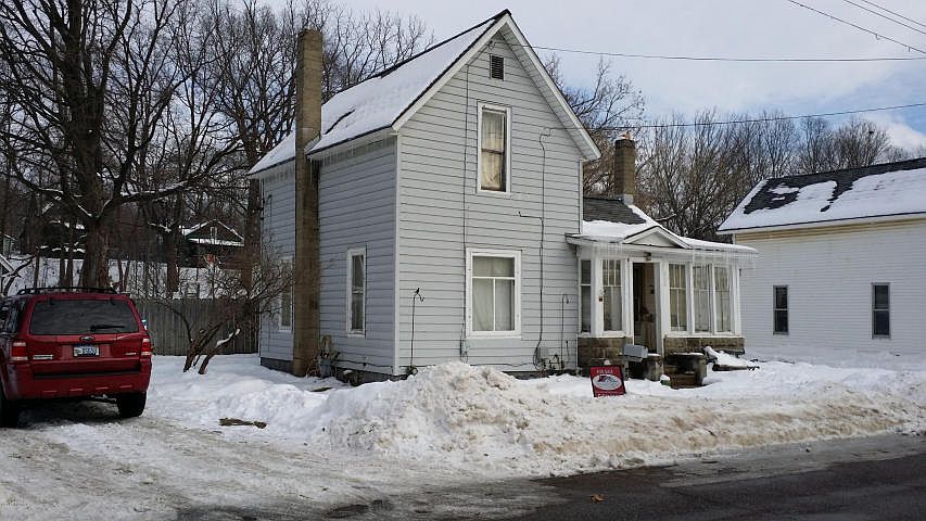 1st image of 228 Helen Ave