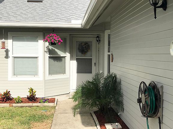 3rd image of 941 Windridge Ct APT C