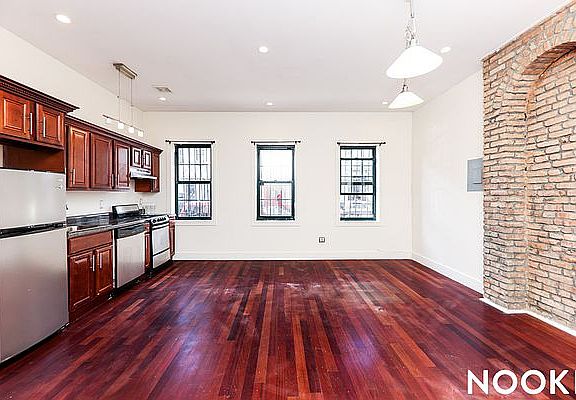4th image of 184 Jefferson St #1R