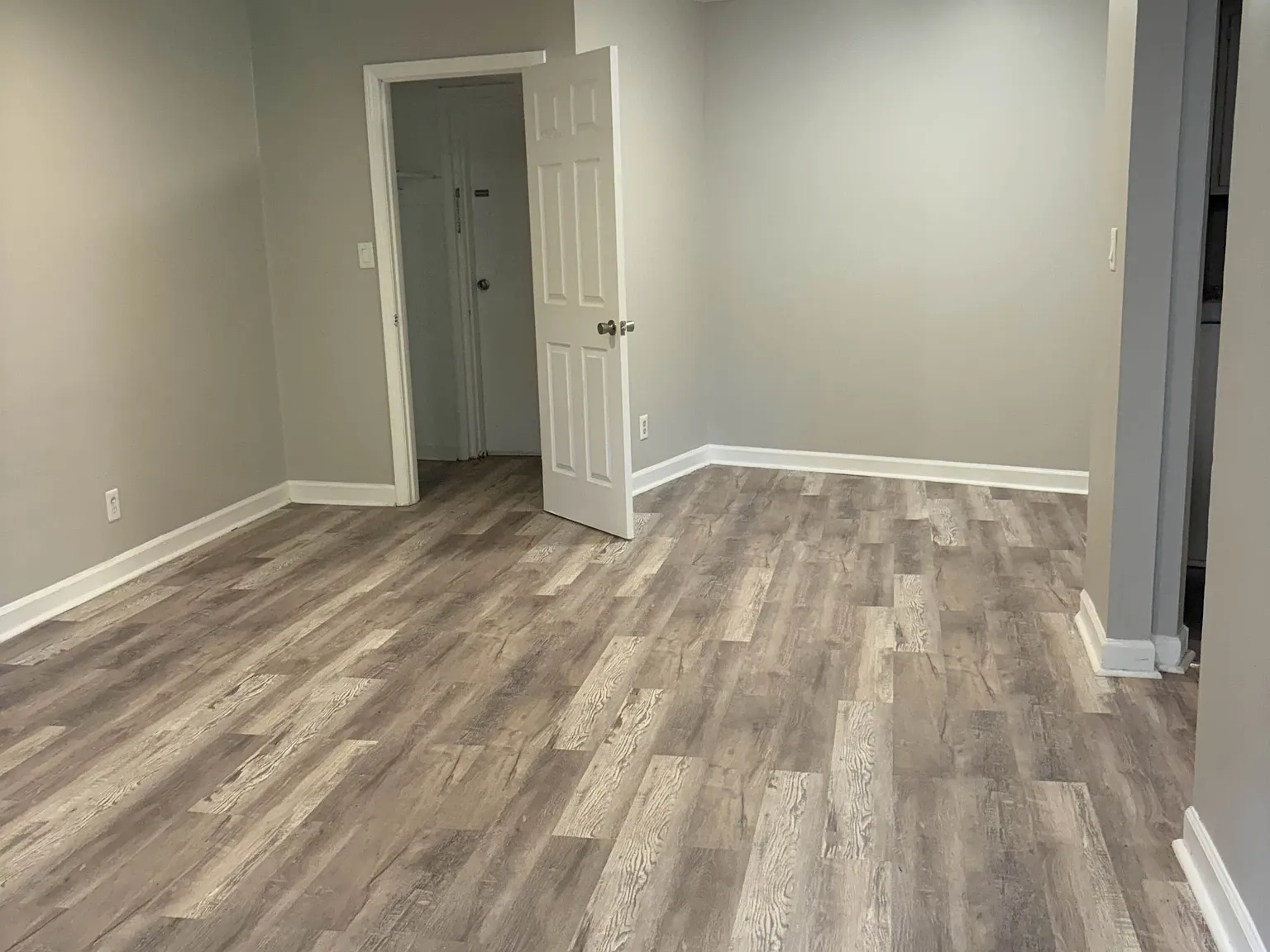 665 North Spring Street - B-6 — Photo 2