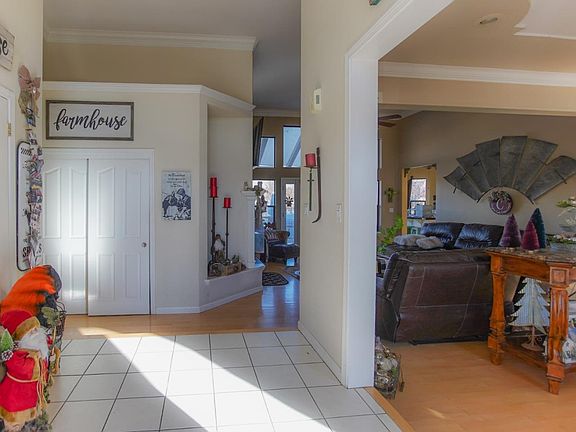 5th image of 156 Gina Ln