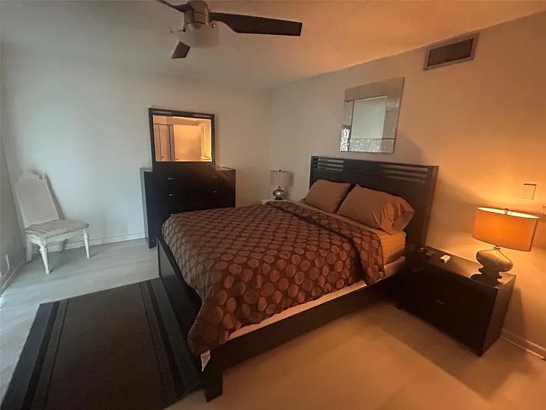 1902 Bermuda Cir #G2 — Photo 7