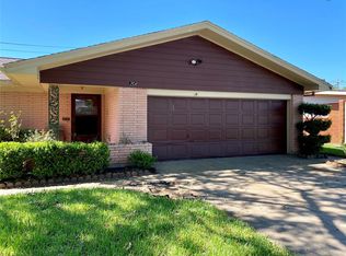 208 Tuna Ave, Galveston, TX 77550