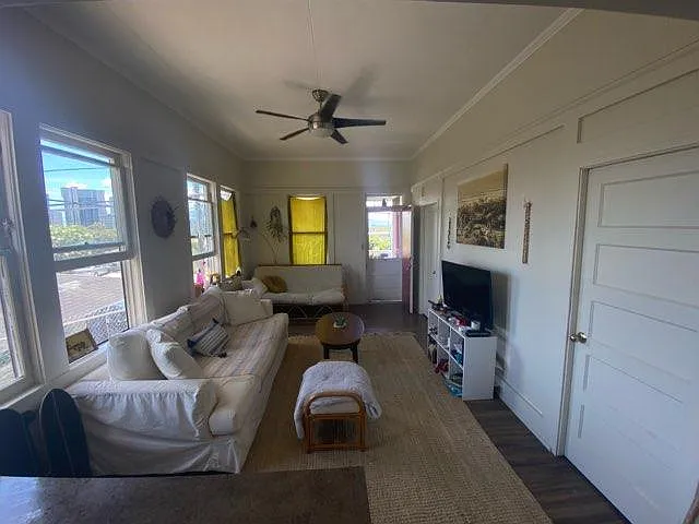 1643 Lusitana St — Photo 3