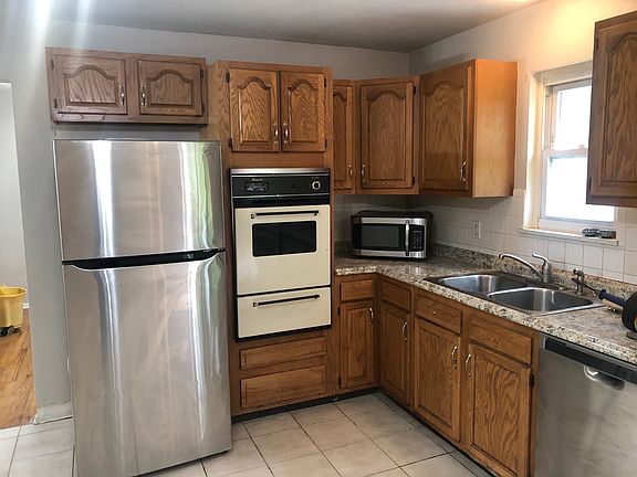 2nd image of 742 Kenbridge Dr