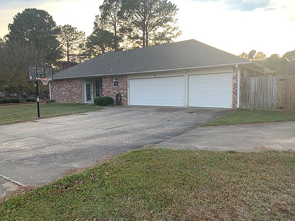 3rd image of 13 Dana Ln