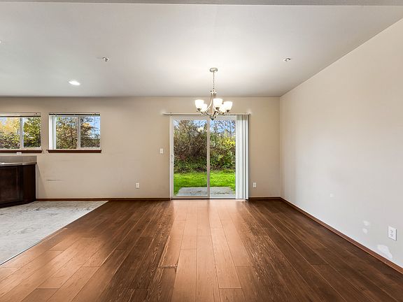 4th image of 1019 108th Street Ct E Unit 105